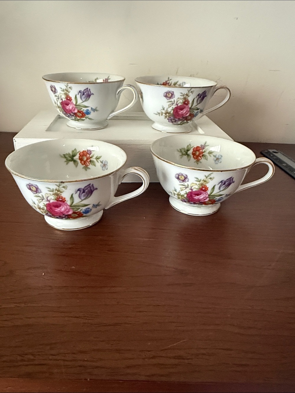Vintage 1950’s Aladdin Fine China Dresdenia Footed Tea Cups Set/4
